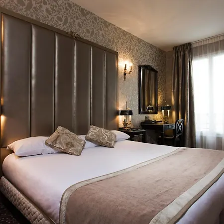 De L'empereur By Malone Hotel